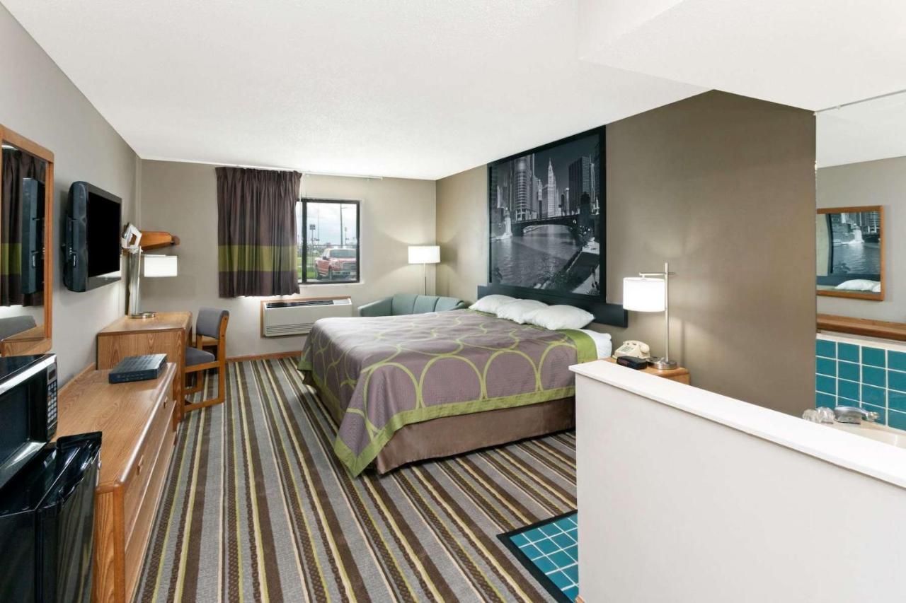 Hotel Super 8 By Wyndham Watseka Esterno foto
